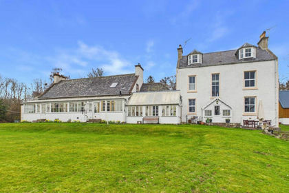 6 acres of House with Land for sale in Aberdeenshire North and Moray East