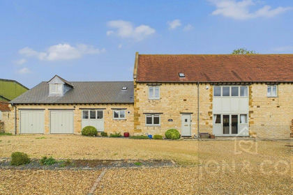 Land for sale in Hackleton