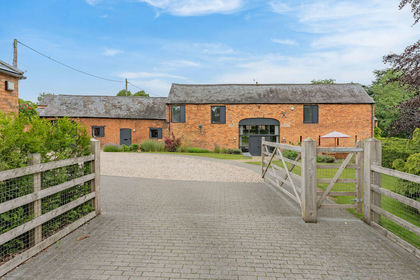 Barn Conversion for sale in Clipston