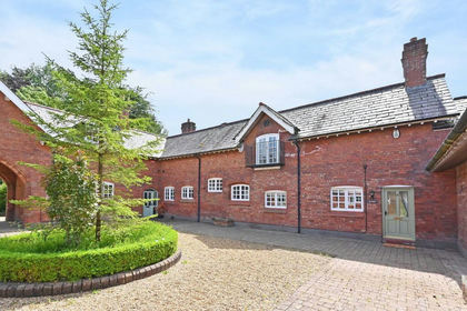 Barn Conversion for sale in Standon