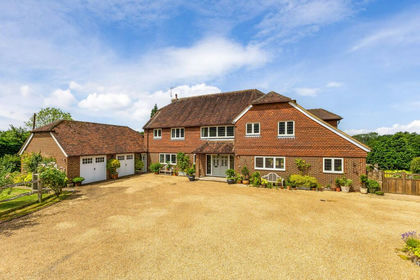 13 acres of Equestrian property for sale in Billingshurst