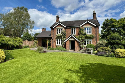 Farmhouse for sale in Holmes Chapel