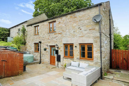 Barn Conversion for sale in Carperby-cum-Thoresby