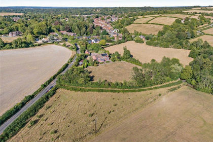 2 acres of House with Land for sale in Kingsclere
