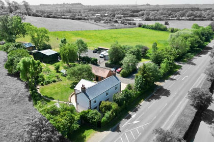 4.8 acres of House with Land for sale in Staverton