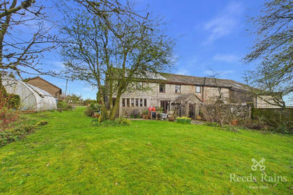 9 acres of Farmhouse for sale in Blackshaw