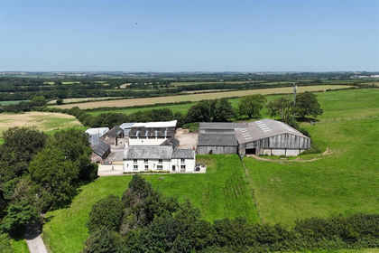 32 acres of Estate for sale in Pancrasweek