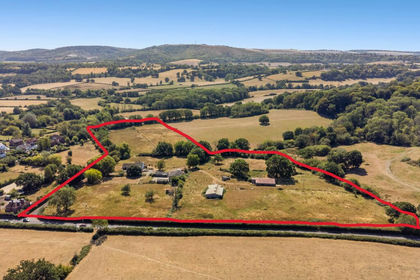 13.4 acres of House with Land for sale in Stroud