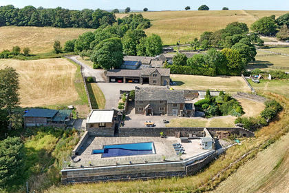 10 acres of House with Land for sale in Barlow