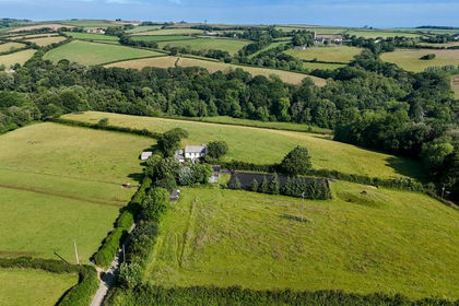 7.5 acres of Equestrian property for sale in Parkham
