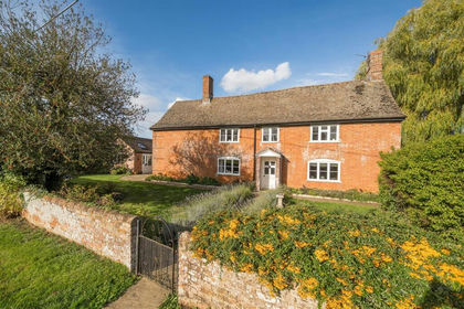 1.3 acres of Farmhouse for sale in Poulshot