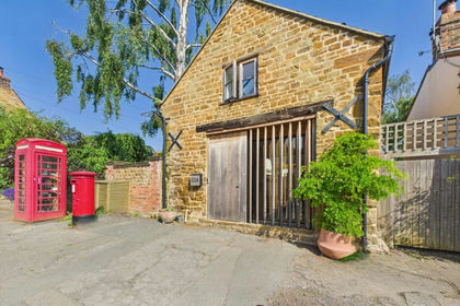 Barn Conversion for sale in Spratton