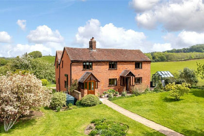 7 acres of Cottage for sale in Rochford