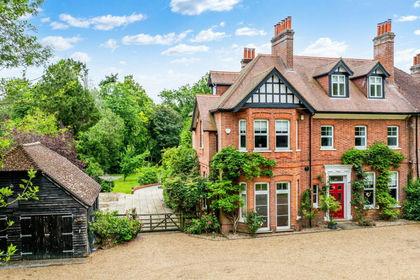 1.6 acres of Country Home for sale in Godstone