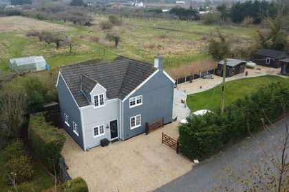 2 acres of Cottage for sale in Wisbech