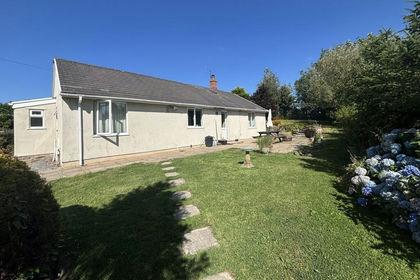 14 acres of Smallholding for sale in Llanfynydd