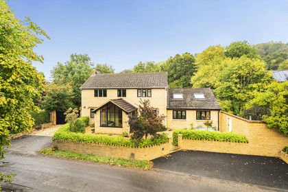 1.7 acres of House with Land for sale in Stoke-Sub-Hamdon