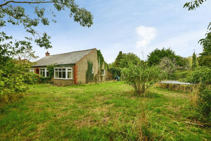 2.4 acres of House with Land for sale in Tumby