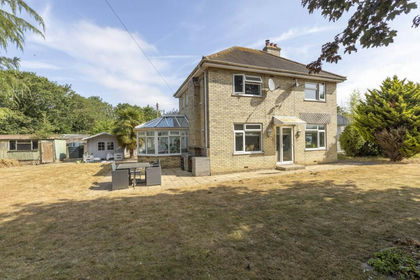 1 acre of House with Land for sale in Thurton
