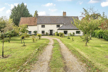 1.2 acres of Country Home for sale in Dickleburgh and Rushall