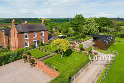 7 acres of House with Land for sale in Dodford with Grafton