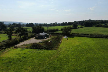 12.5 acres of Barn for sale in Coldwaltham