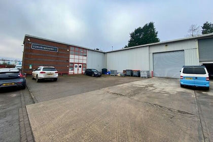 Warehouse for sale in Lambourn