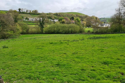 3.3 acres of Equestrian property for sale in Swimbridge