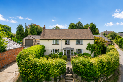 Farmhouse for sale in Bishopstone