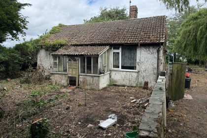 1.5 acres of Derelict property for sale in Whaplode
