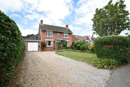 1.6 acres of House with Land for sale in Boughton Malherbe