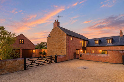 Barn Conversion for sale in Ashley