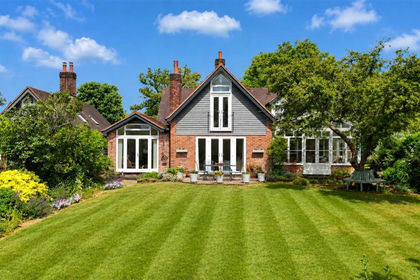 1.2 acres of House with Land for sale in Michelmersh and Timsbury