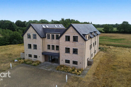 2 acres of House with Land for sale in Torksey