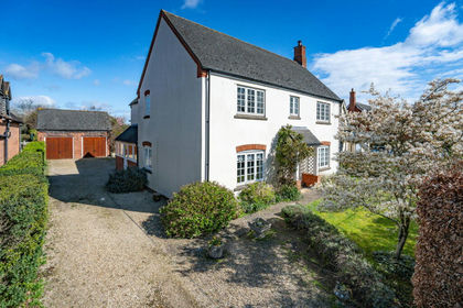 3 acres of House with Land for sale in Hanley Castle