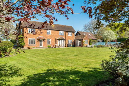 3.5 acres of House with Land for sale in Chobham