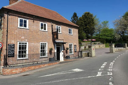 Pub for sale in Fovant