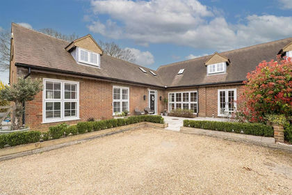 Barn Conversion for sale in Harpenden Town