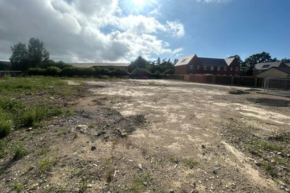 Development Land for sale in Cam