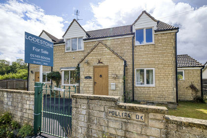 1 acre of House with Land for sale in Batcombe