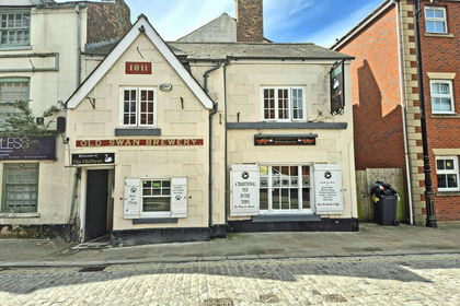 Pub for sale in Offa