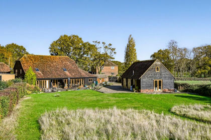 Barn Conversion for sale in Woodchurch