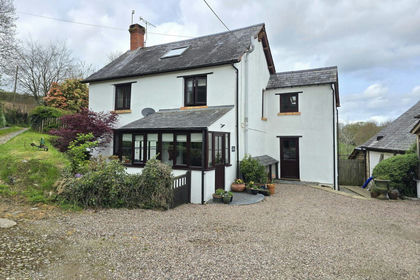 3.2 acres of Farmhouse for sale in Meeth