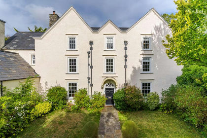 2.4 acres of Country Home for sale in Llan-maes