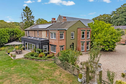 4.7 acres of Farmhouse for sale in Charminster
