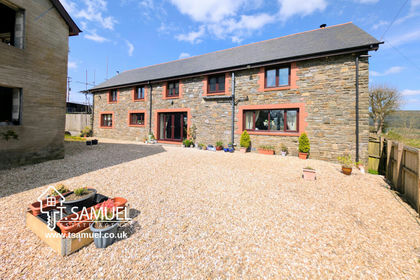 Barn Conversion for sale in Penrhiwceiber