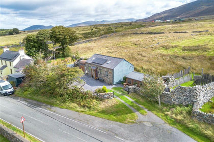 Barn Conversion for sale in Llanddeiniolen