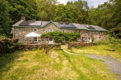 1 acre of House with Land for sale in Beddgelert