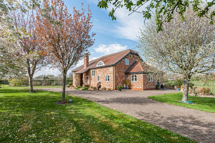 4.5 acres of House with Land for sale in Kilham