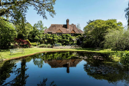 16.6 acres of Farmhouse for sale in Dunsfold